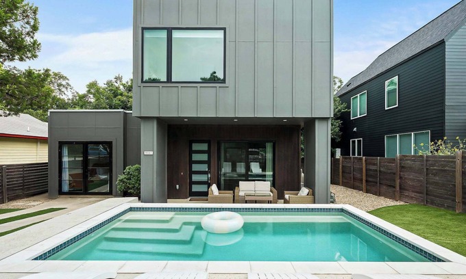 Chestnut Casa | Modern Home in East Austin | Private Pool | BBQ