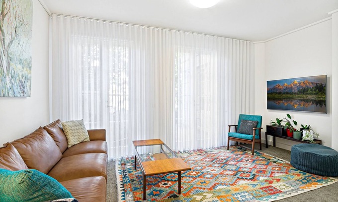 East Melbourne Apartamento | Modern East Melbourne 2-Bed Apartment with Parking
