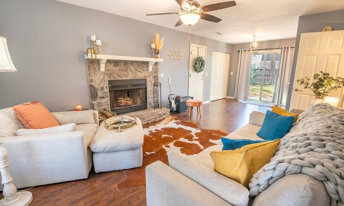 North Charleston Casa | Modern Elegance in North Charleston!