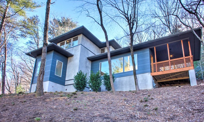 Royal Pines Casa | Modern Escape🌲 Stylish, Wooded Setting + Biltmore Pass | S. Asheville