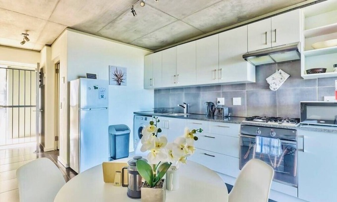 Milnerton Apartamento | Modern Escape Two Bedroom Apartment - with views