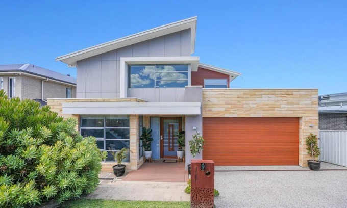 Shell Cove Casa | Modern Executive Ocean View Oasis Shell Cove Mansion 5 Minutes to Beach Sleeps 16