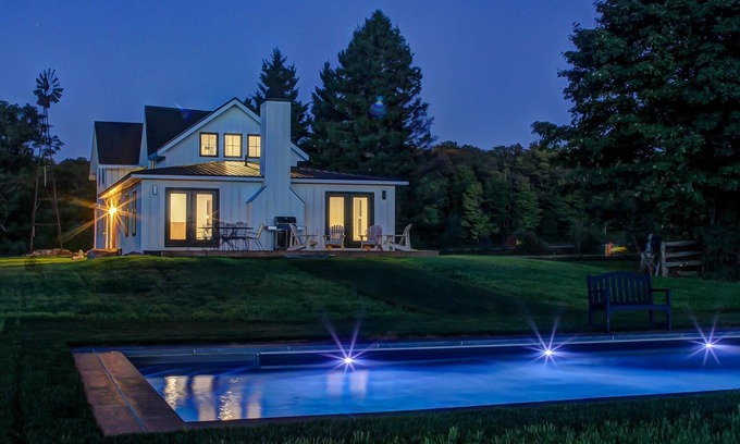 The Blue Mountains Casa | Casa de campo moderna, piscina, granero recreativo en 168 acres cerca de Blue Mtn