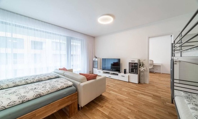 Michle Apartamento | Modern family apartment with own kitchen and bathroom.