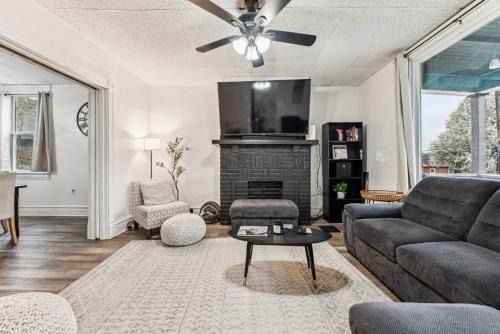 Mount Washington Casa | Modern Family Friendly Home 3 Bedroom Great Location