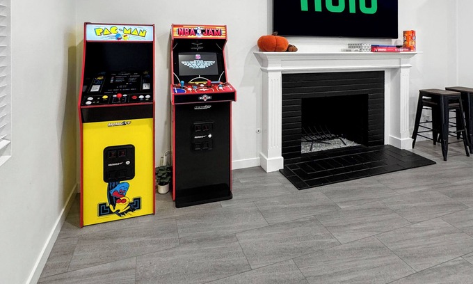 Southwest Anaheim Casa | Modern Home for Large Families near Disney & Knotts