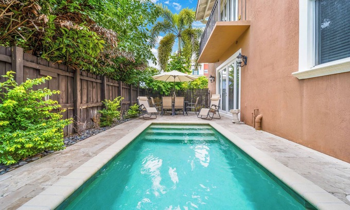 East Fort Lauderdale Casa | Modern Family Home with Private Pool in Fort Lauderdale - Rooftop