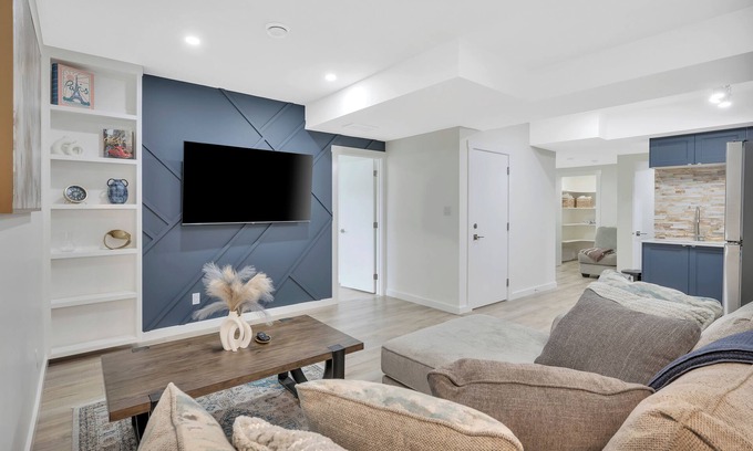 Southwest Edmonton Apartamento | Modern Family Sized Guest Suite With All Essentials