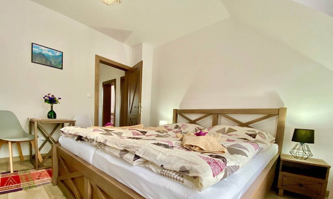 Zdiar Casa | Villa familiar moderna para hasta 10 personas.