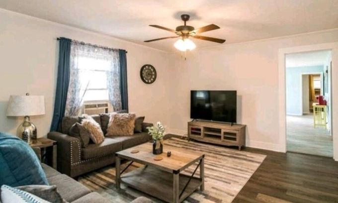 Kernersville Casa | Modern Farmhouse, 1 Mile-Downtown, Self Check-In