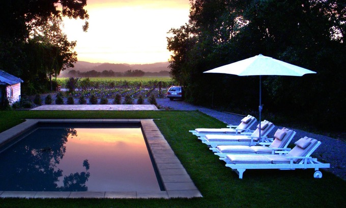 Windsor Otro | Vista del viñedo, casa de campo moderna: piscina, privacidad, viñedo 5 minutos a Healdsbg