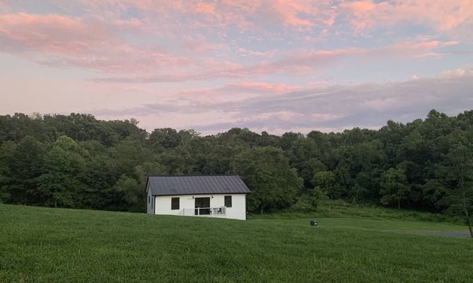 Leesburg Cabaña | Modern Farmhouse Getaway