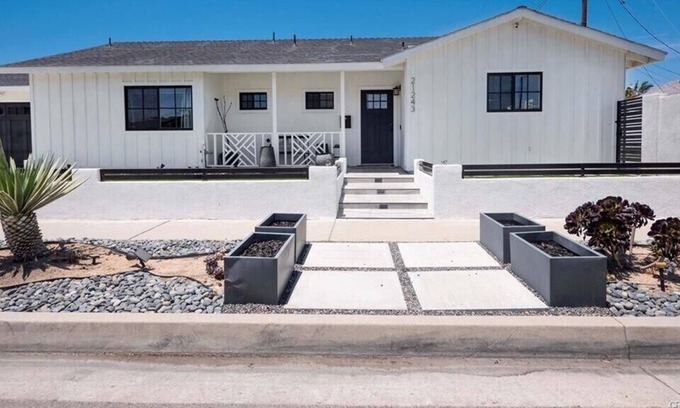 Cypress Casa | MODERN FARMHOUSE living centrally located!