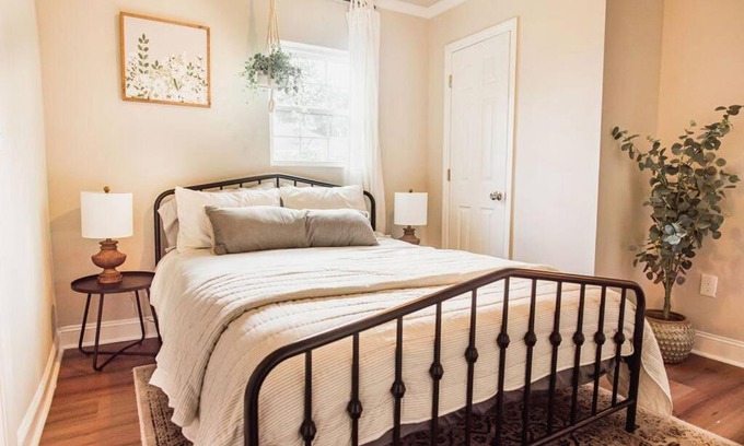 North Charleston Casa | Modern Farmhouse Style 3/2 Home Close to Downtown!