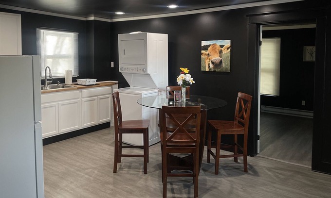 Jamestown Condominio | Modern Five Star in Lucy Desy’s birthplace!