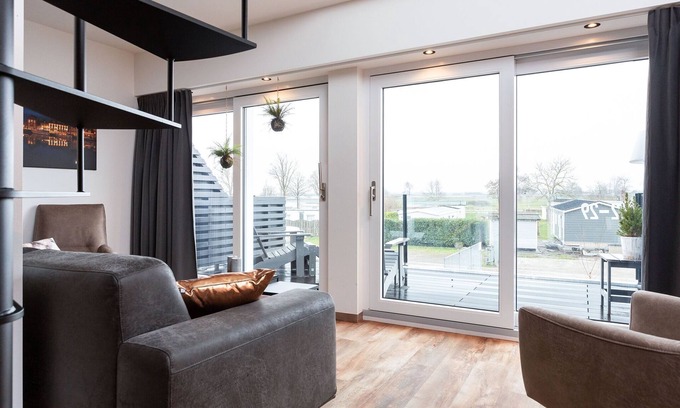 Offingawier Apartamento | Apartamento moderno en el 1er piso ubicado directamente en Sneekermeer