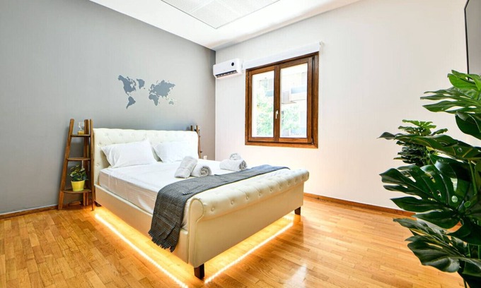 Ilisia Condominio | Modern Flat in Central Athens (Chrysanthemum)