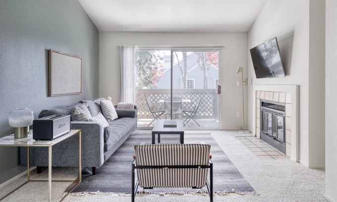 Foster City Apartamento | Modern Foster City 2BR w/ Gym, Pool & W/D, nr San Pedro Sq, by Blueground