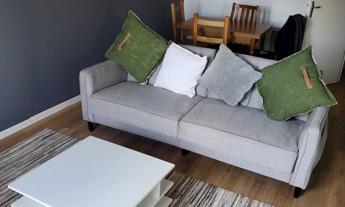 L'Isle-Jourdain Apartamento | Modern, fully-equipped apartment