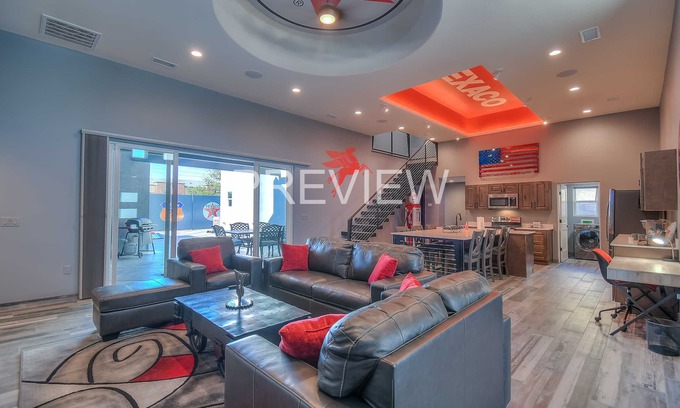 Northeast Heights Casa | Modern Gasoline Alley w/Hot Tub & 3 King Beds