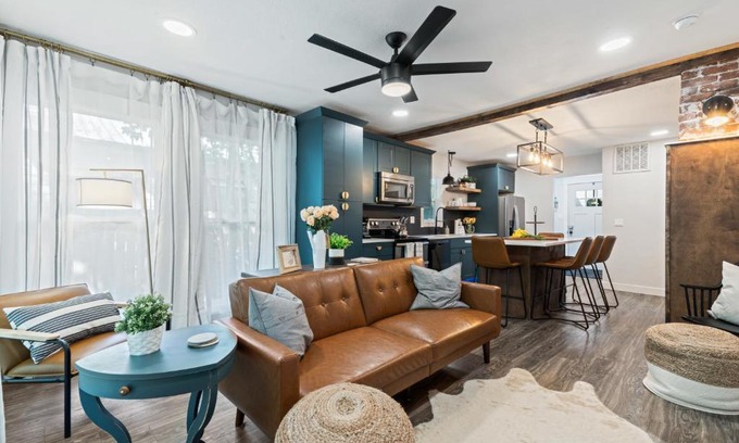 Caldwell Casa | Modern Gatsby 2b15b Caldwell Near Golf Course!