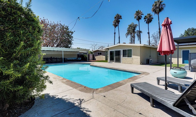 Lakeside Casa | Modern Gem w/Outdoor Oasis: 5 Mi to Lake Jennings