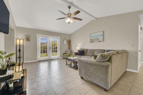 Lynn Haven Casa | Modern Getaway North of Panama City Beach