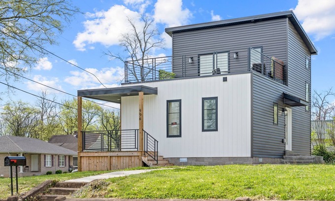Clarksville Casa | Modern Getaway walkable to Downtown Clarksville!