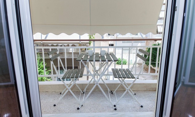 Dafni-Ymittos Apartamento | Modern Greek Living Apt in Dafni Athens