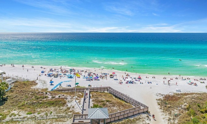 Gulf Place Condominio | Modern Gulf Place Unit With Gulf Views & Amazing Amenities
