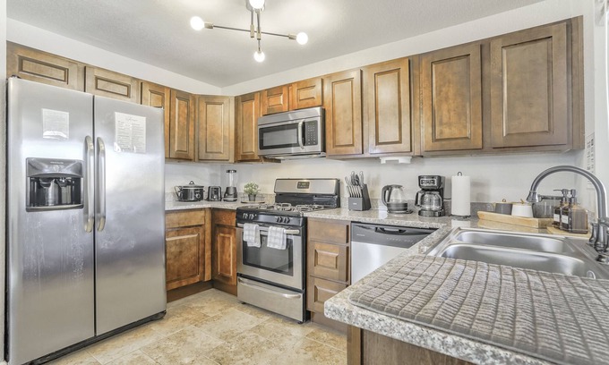 Central Colorado Springs Casa | Modern Haven 2
