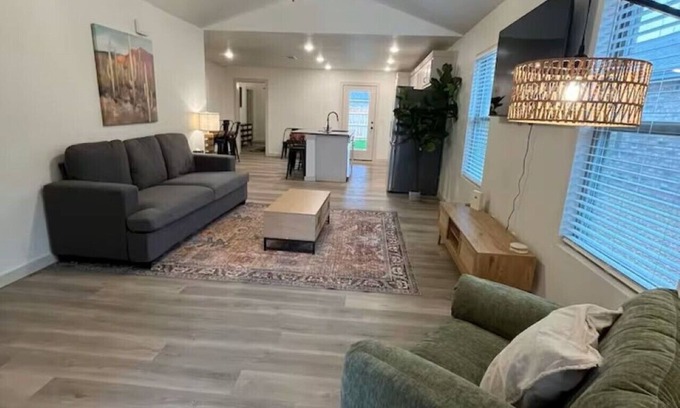 Southgate Casa | Modern Haven in Lubbock !