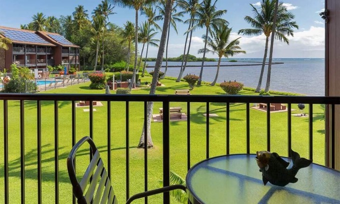 Kaunakakai Condominio | Estilo de alto lujo! Cocina abierta, ventiladores de techo, pantalla plana + OV Lanai – Molokai Shores 205