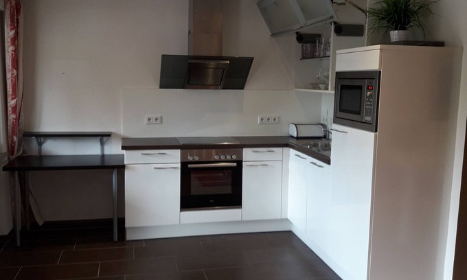 Nittel Apartamento | ¡Apartamento moderno de 2 habitaciones con cocina equipada en la primera fila del Mosela!