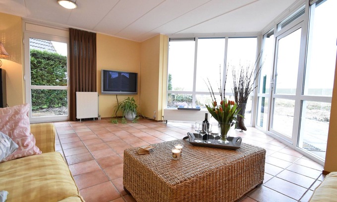 Ooltgensplaat Casa | Modern Holiday Home in Ooltgensplaat