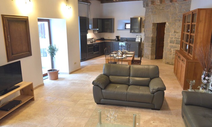 Senzeille Casa | Moderna Casa de vacaciones en Senzeille con vistas al jardín