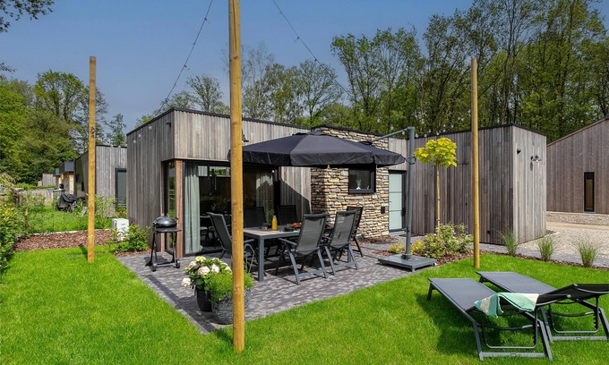 Zutendaal Casa | Modern holiday home for 4 people in the woods