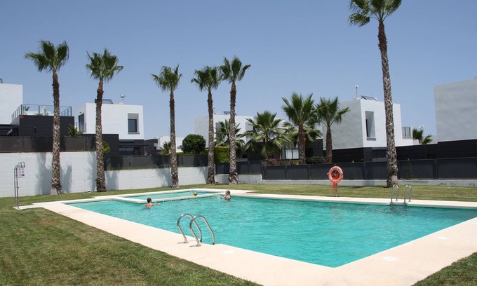 Algorfa Casa | Moderna casa de vacaciones en la Costa Blanca en la finca golf resort