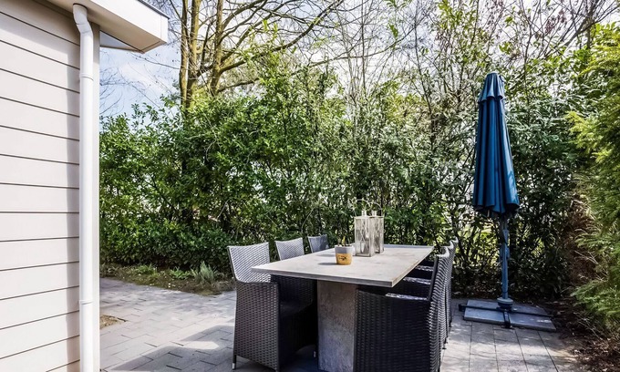 Reutum Casa | Casa de vacaciones moderna en Reutum con terraza