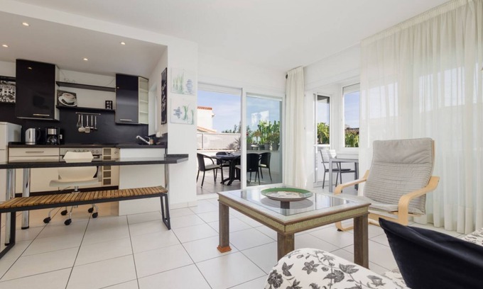 Urbanizacion Costabella Apartamento | Casa vacacional moderna en Costabella, Marbella