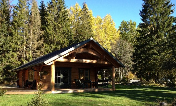 Ryd Casa | Modern holiday home with sauna, hot tub for bathing and trout pond in Småland
