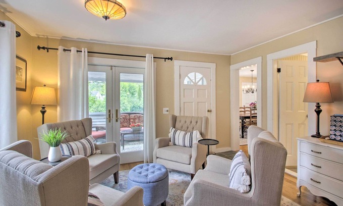 Intervale Cabaña | Modern Home ~ 2 Mi to Cranmore Mountain Resort!