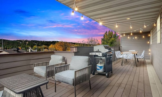Rapid City Casa | Modern Home-Garage-Scenic Patio