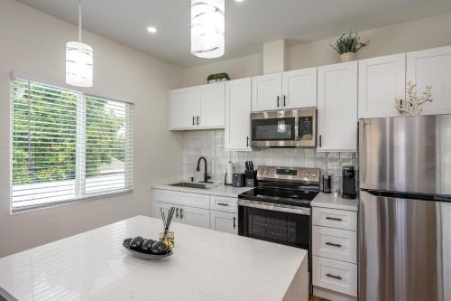 Logan Heights Casa | Modern home near Downtown San Diego