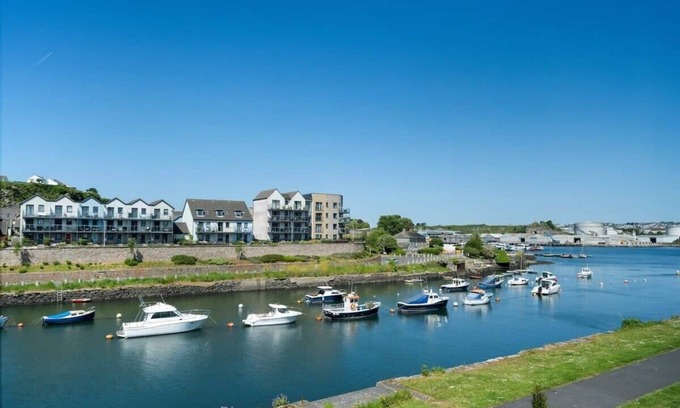Turnchapel Casa | Modern Home on the Water, Plymouth