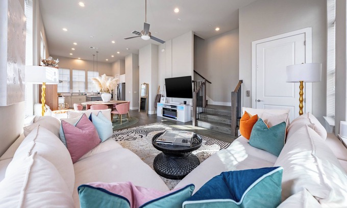 Riverside Casa | Modern Home, Private Balcony, Near Rainey & Lady Bird Lake | Haus of Z