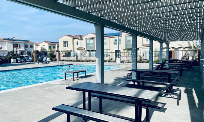 Fontana Casa | Modern Home w Shared Pool by Kaiser by Honest Homes