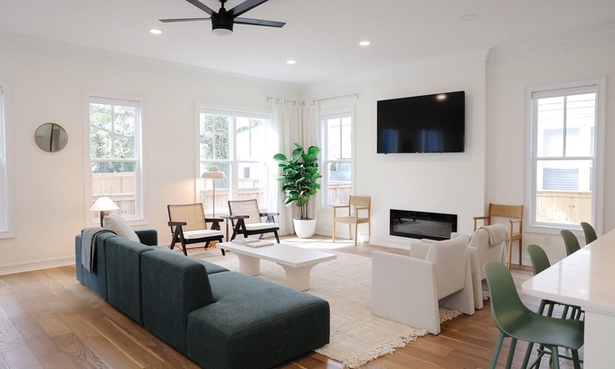 Wilmington Historic District Casa | Modern home with lookout in the heart of downtown