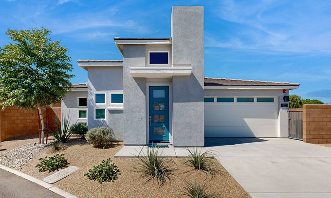 Cathedral City Casa | Modern home with gas fireplace, mountain views, large yard
