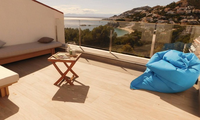 Santa Margarida Casa | Casa moderna con vistas al mar, cerca de la playa en Almadraba, Roses